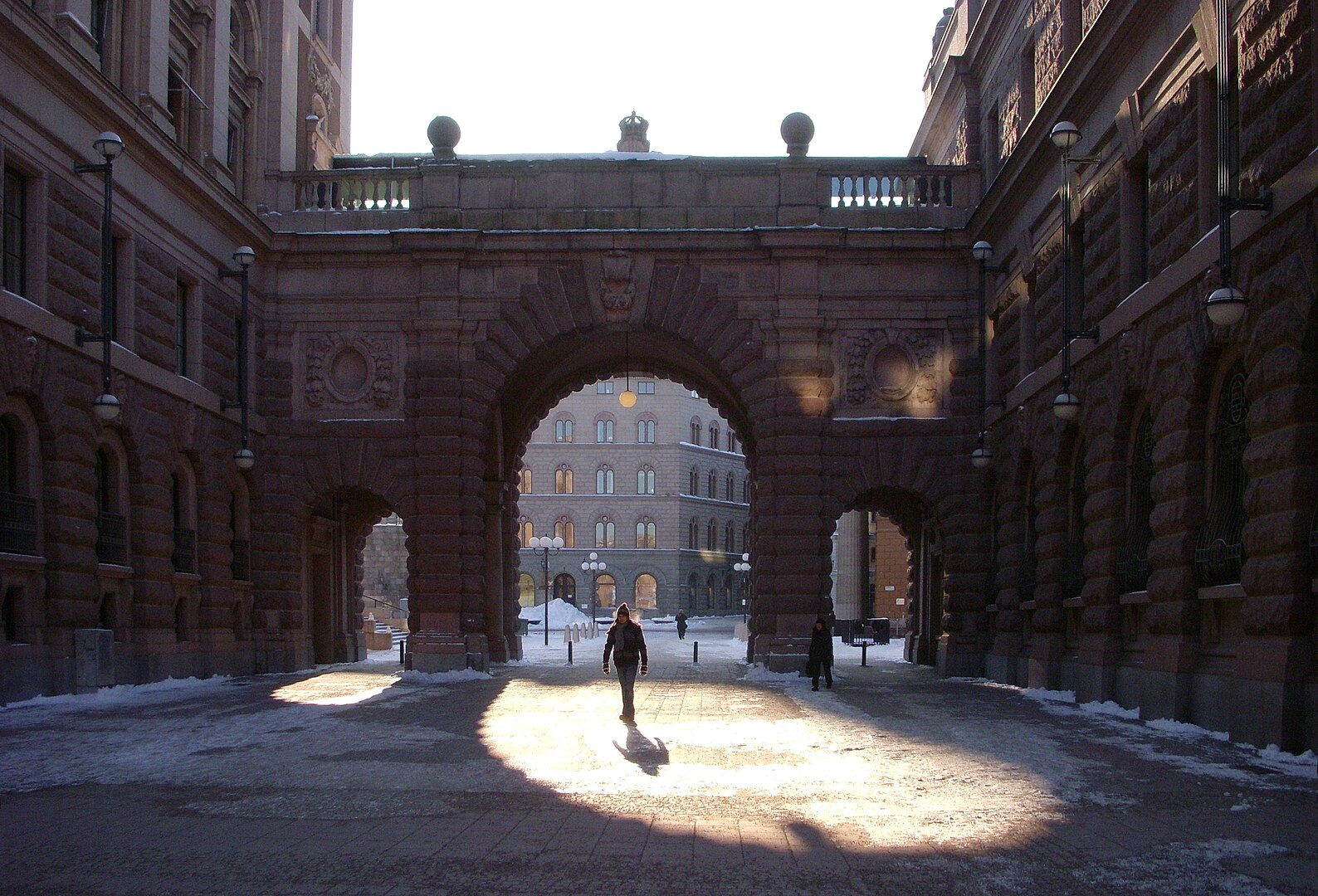 Besöksdestinationen Riksgatan i Gamla Stan i Stockholm innerstan